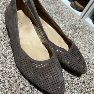 Brown dress flats